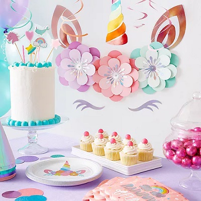 Décoration anniversaire thème licorne : candy bar, animation