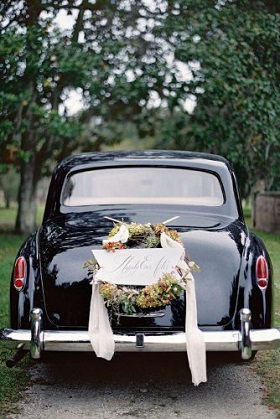 Décoration voiture de mariage : champêtre, vintage, boho, épurée